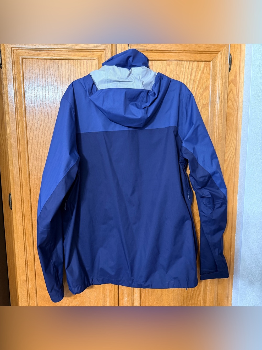 REI Co-op Rainier Rain Jacket - Men's size Large - Picture 4 of 7